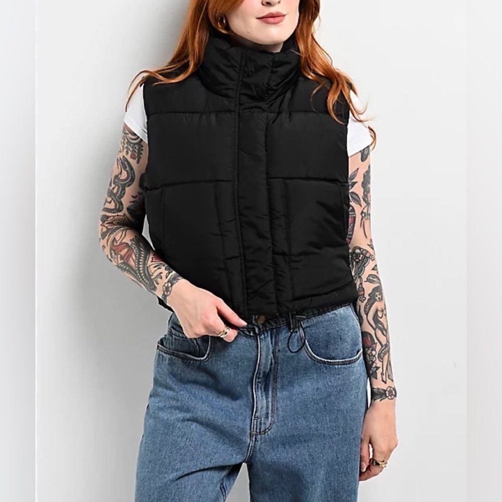 Stoosh‎ Cropped Puffer Vest Women's XL Black Quilted Edgy Contemporary Warm